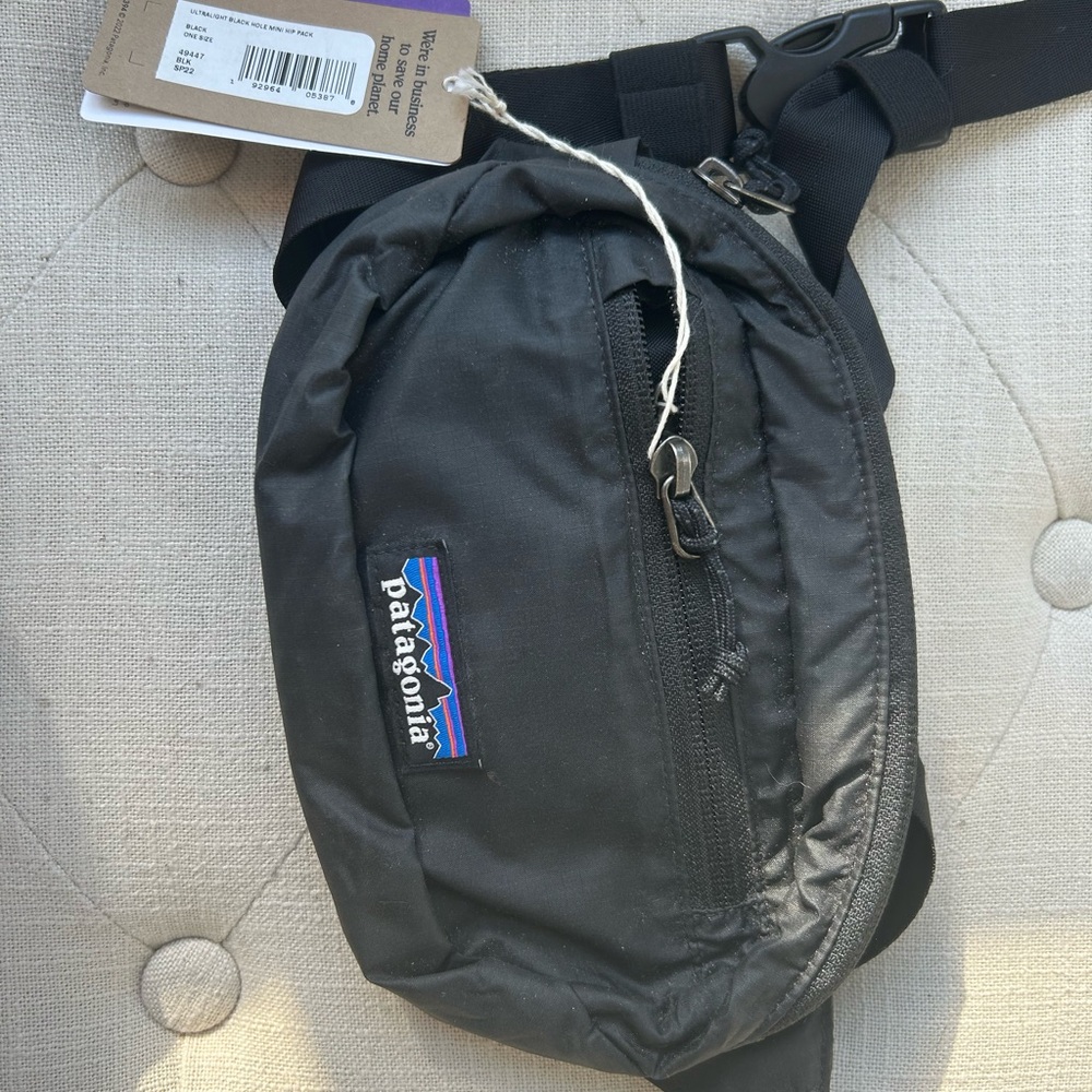 Patagonia Black Belt Bag Water-Resistant NEW WITH TAG